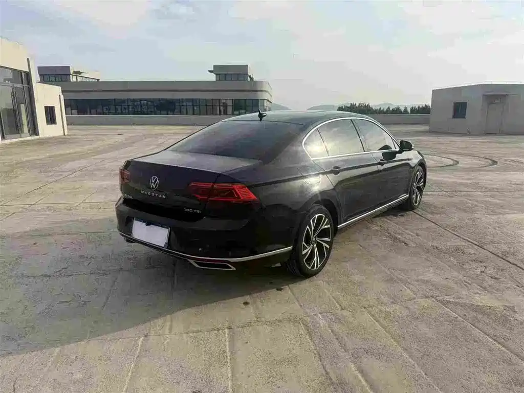 Magotan 330 TSI DSG Luxury
