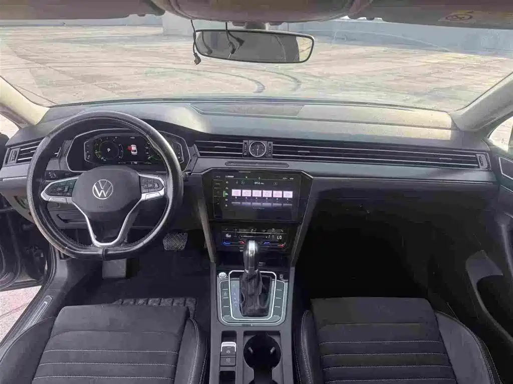 Magotan 330 TSI DSG Luxury