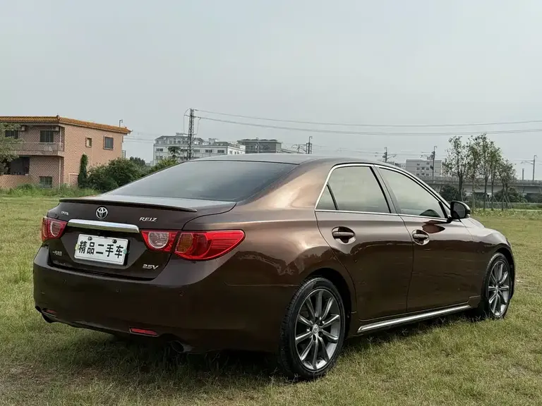 Toyota Mark X 2.5 V Demeanor Elite Dazzle Pack