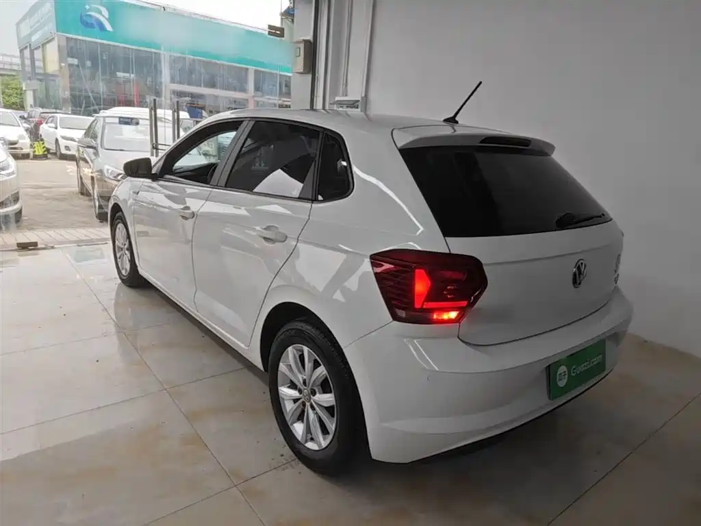Polo Plus 1.5 L Auto Colorful Tech