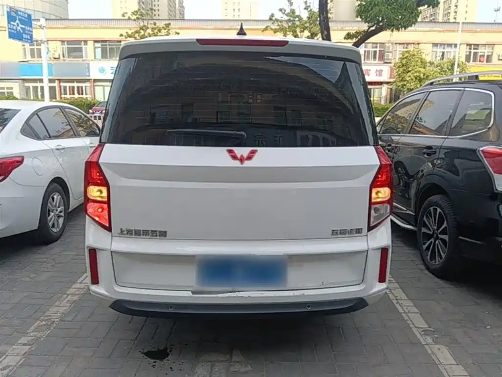 Wuling Journey 1.5 T Manual Luxury