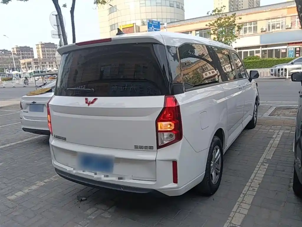 Wuling Journey 1.5 T Manual Luxury
