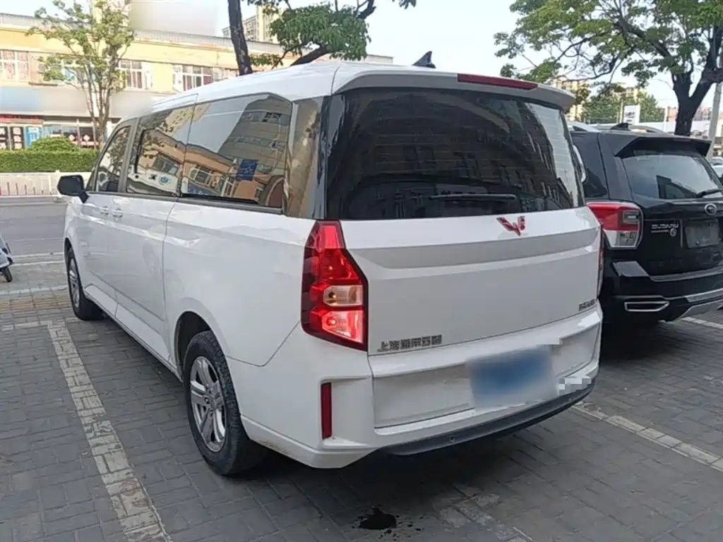 Wuling Journey 1.5 T Manual Luxury