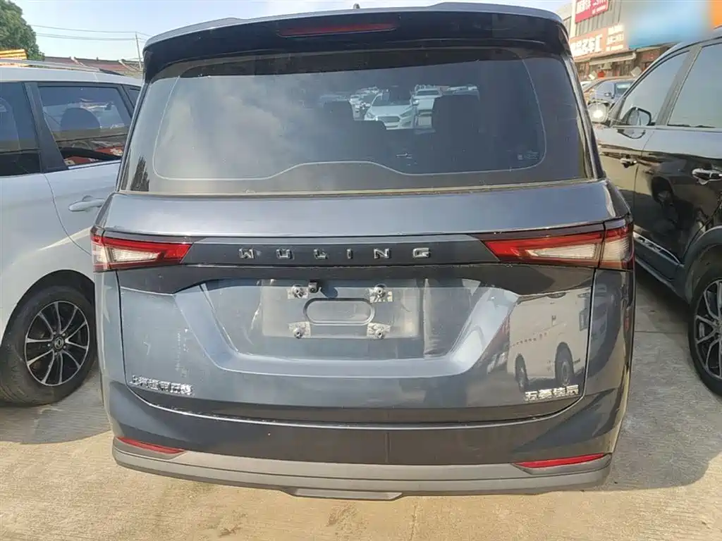 Wuling Jiachen 1.5 L Manual Joy Enjoyment Elite