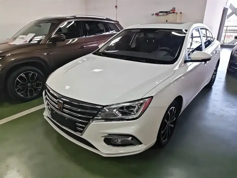 Roewe i5 1.5 L Auto 4 G Connected Leading Luxury Flagship