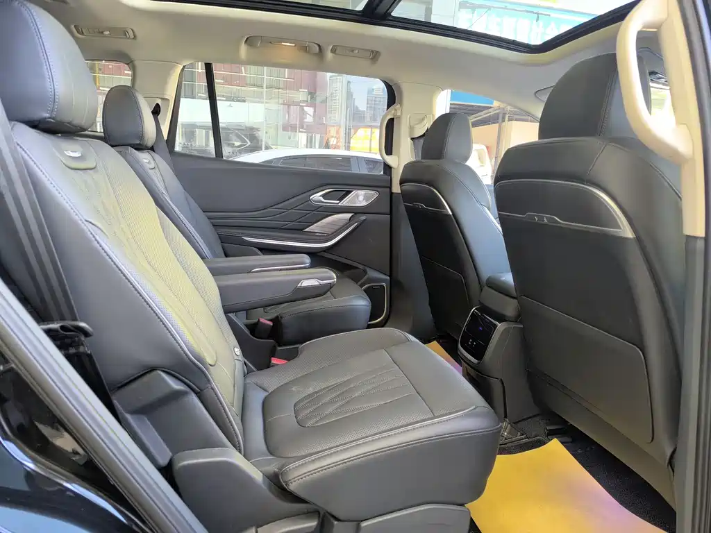 Hongqi HS7 PHEV 2.0 T PHEV 4 WD Flagship Smooth 6-seat