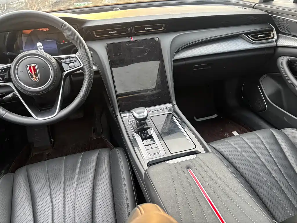 Hongqi H5 1.5 T DCT Connected Flagship Charm