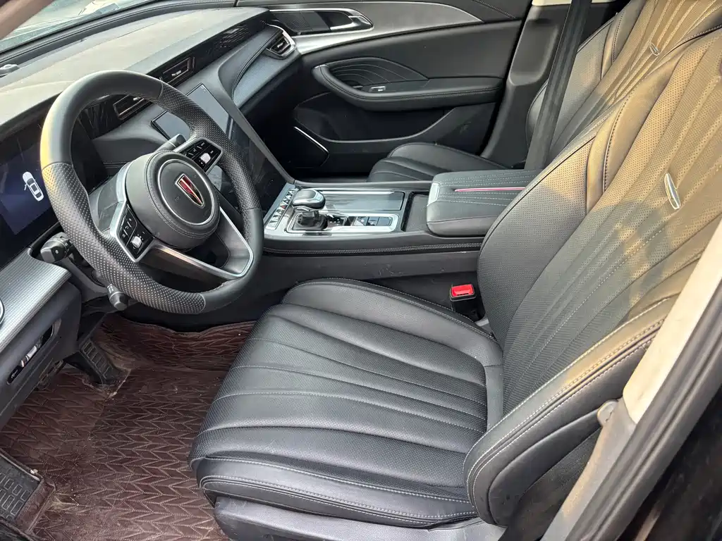 Hongqi H5 1.5 T DCT Connected Flagship Charm