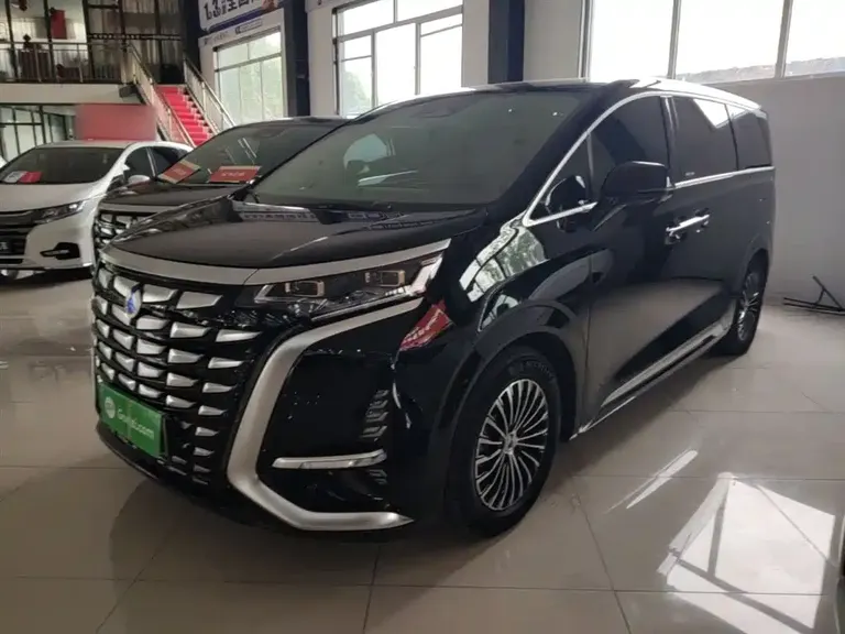 Denza D9 DM-i 970 4 WD Honored