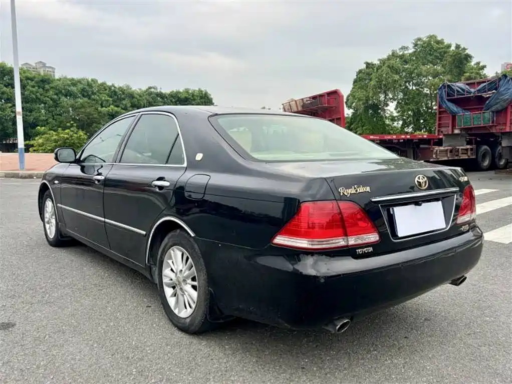 Crown 2.5 L Royal Special Enhanced
