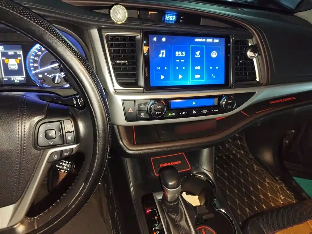 Highlander 2.0 T 4 WD Distinguished 7-seat CN-V