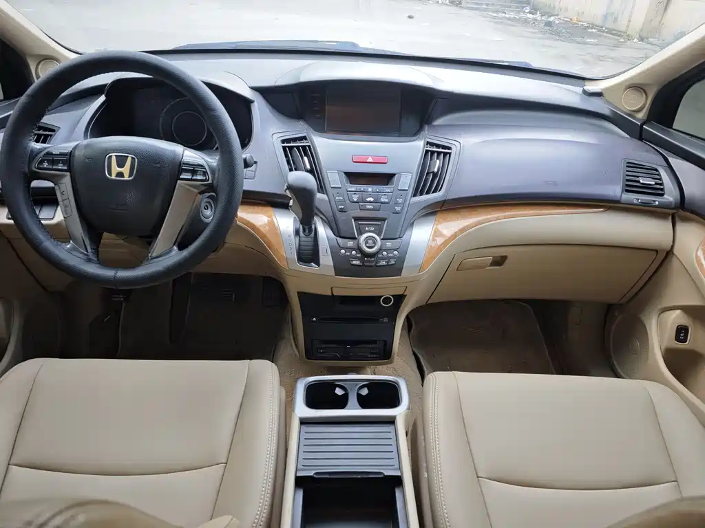 Odyssey 2.4 L Leading Show