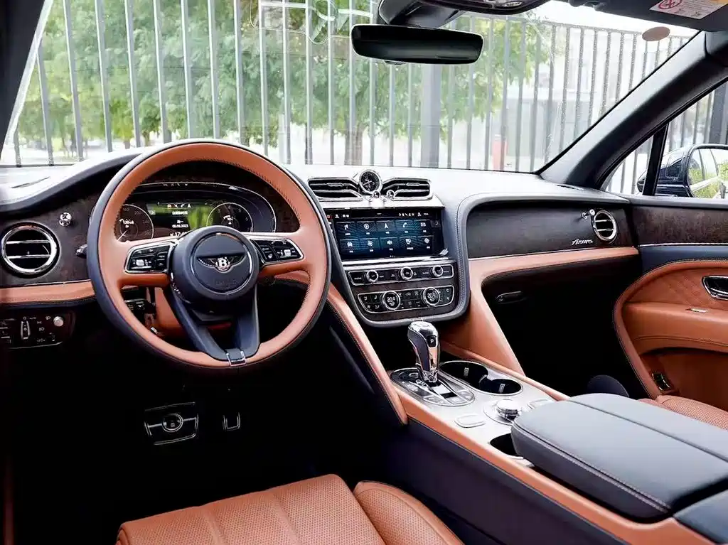Bentayga 4.0 T V8 LWB Range