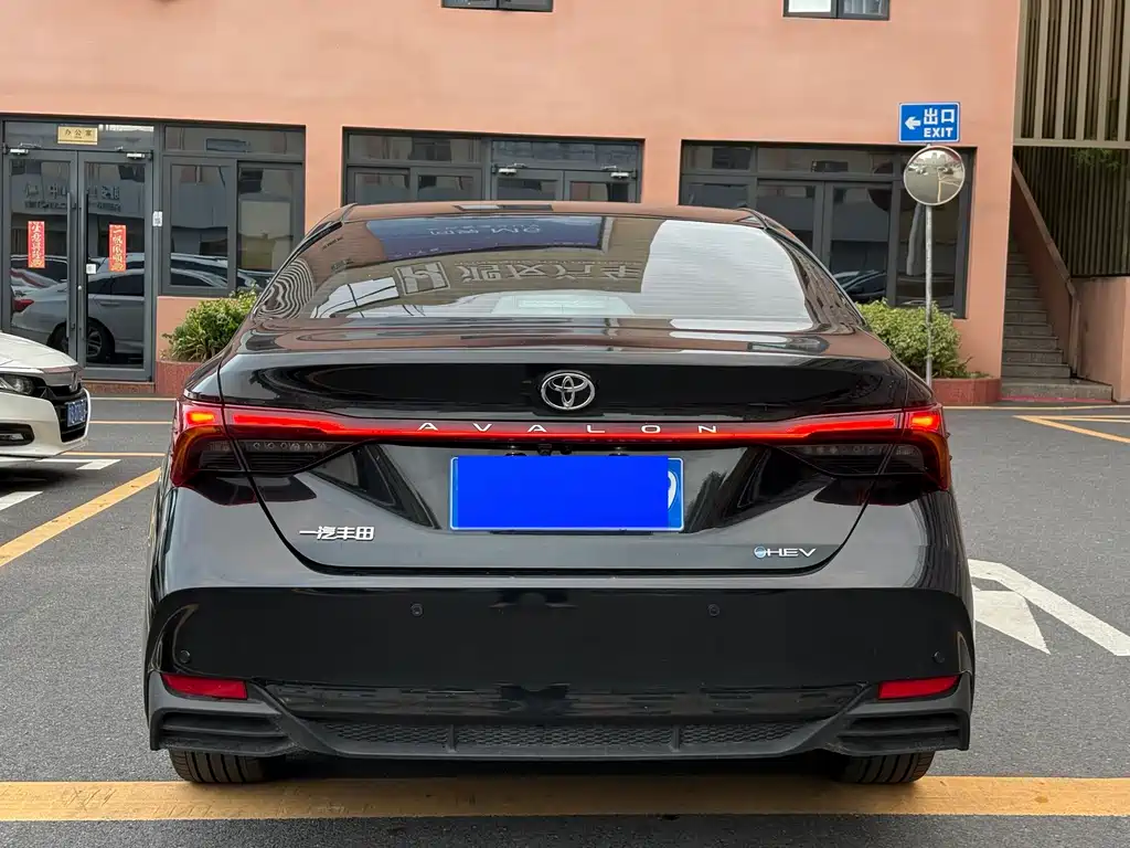 Avalon 亚洲龙 2026款 双擎 2.0 L 豪华版