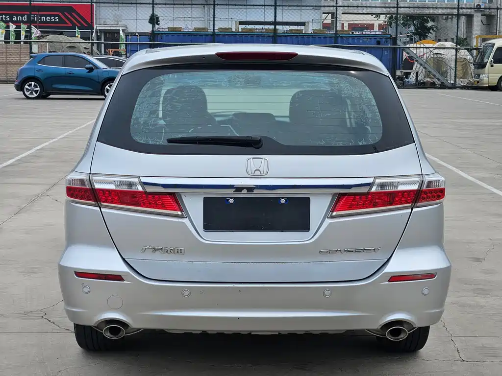 Odyssey 2.4 L Luxury