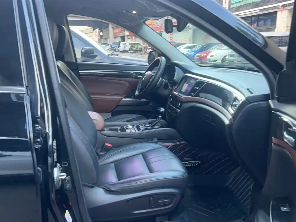 GAC Trumpchi GS8 320 T 4 WD Luxury Connected (7-seat)