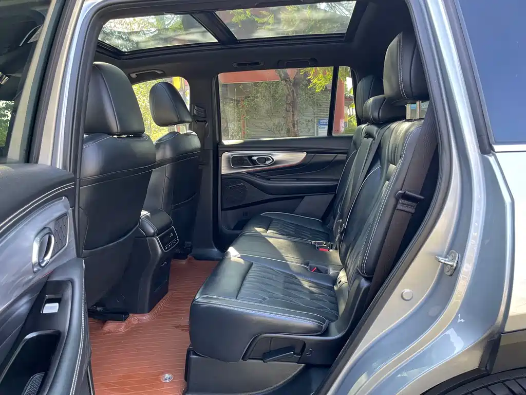 GAC Trumpchi GS8 Navigator Series 2.0 TGDI 2 WD Luxury Connected (7-seat)