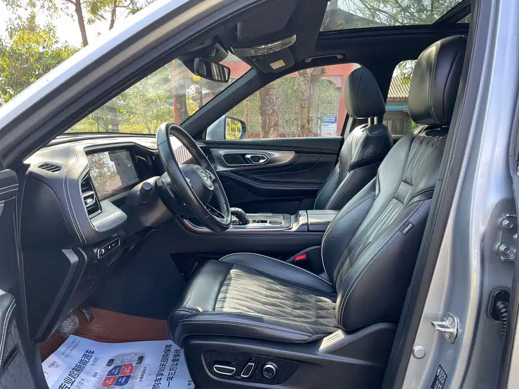 GAC Trumpchi GS8 Navigator Series 2.0 TGDI 2 WD Luxury Connected (7-seat)