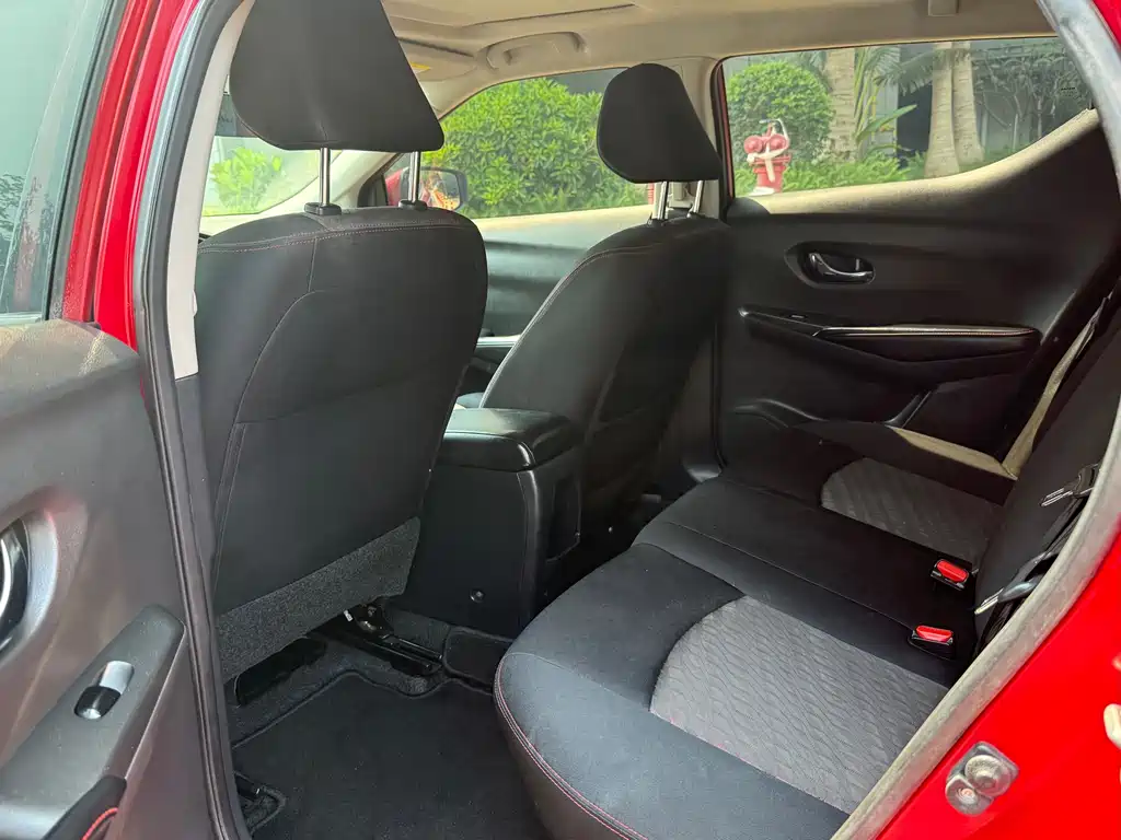Lannia 1.6 L CVT Smart Cool