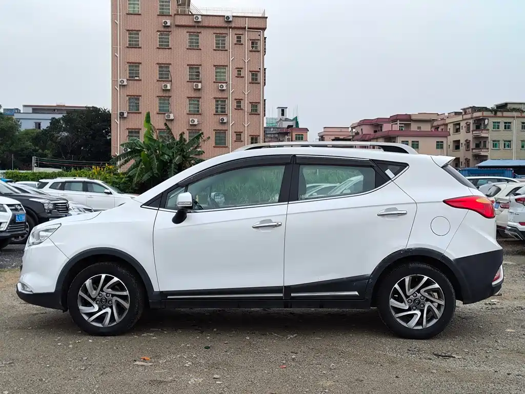 Refine S3 1.5 L CVT Luxury Smart