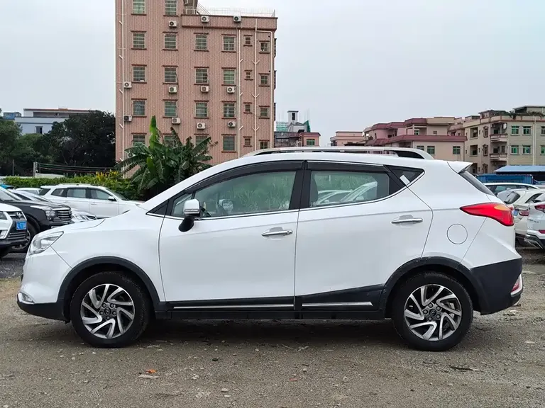 JAC Refine S3 1.5 L CVT Luxury Smart