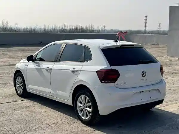 Polo Plus 1.5 L Auto Colorful Tech