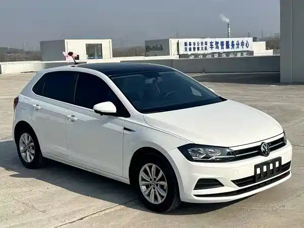 Polo Plus 1.5 L Auto Colorful Tech