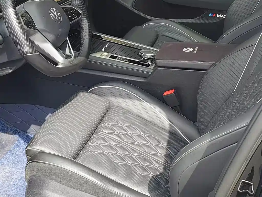 Magotan 380 TSI DSG Distinguished Damai Package