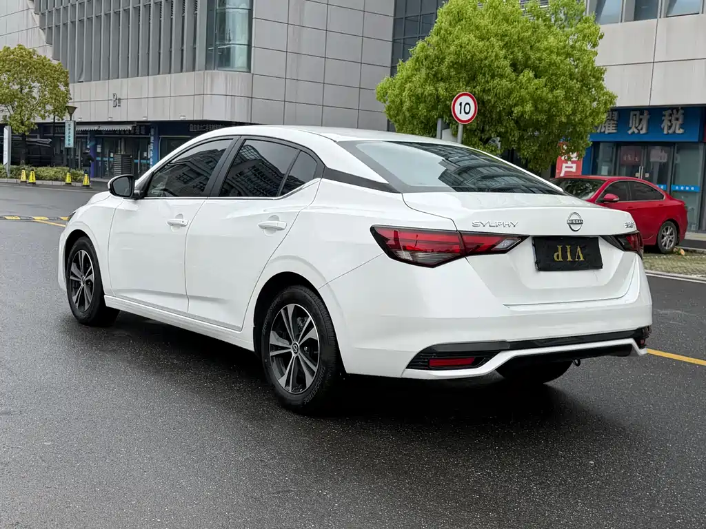 Sylphy 1.6 L CVT Joy
