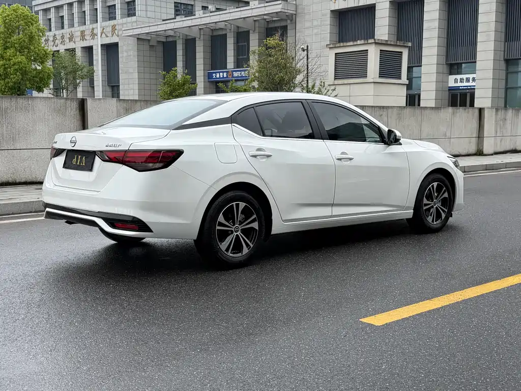Sylphy 1.6 L CVT Joy
