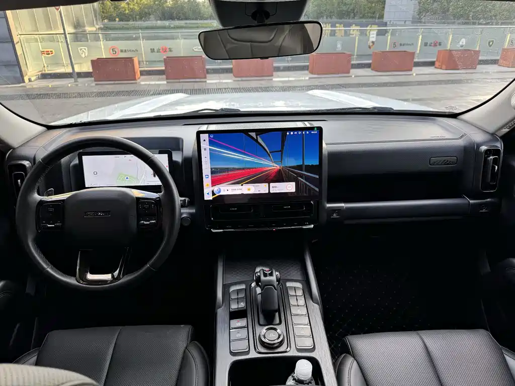 Haval H9 哈弗H9 2024款 2.0 T 汽油四驱探境版