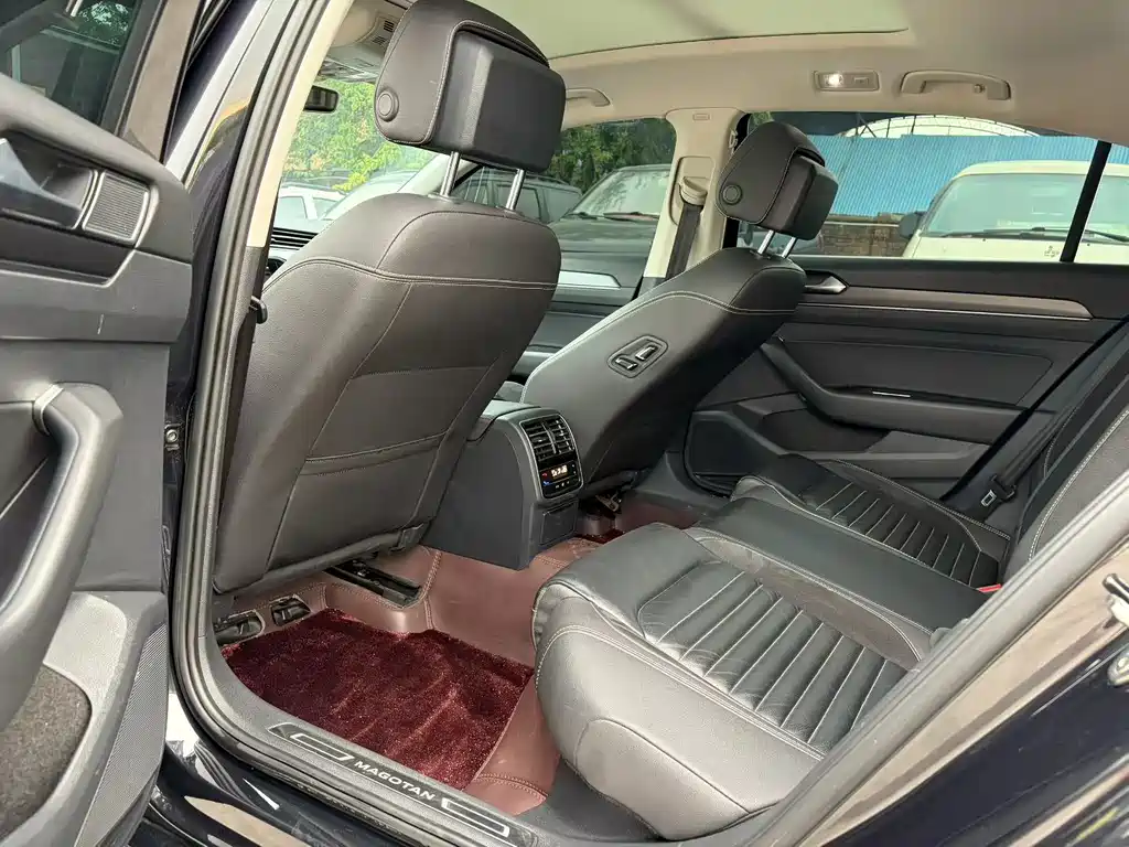 Magotan 330 TSI DSG Leading