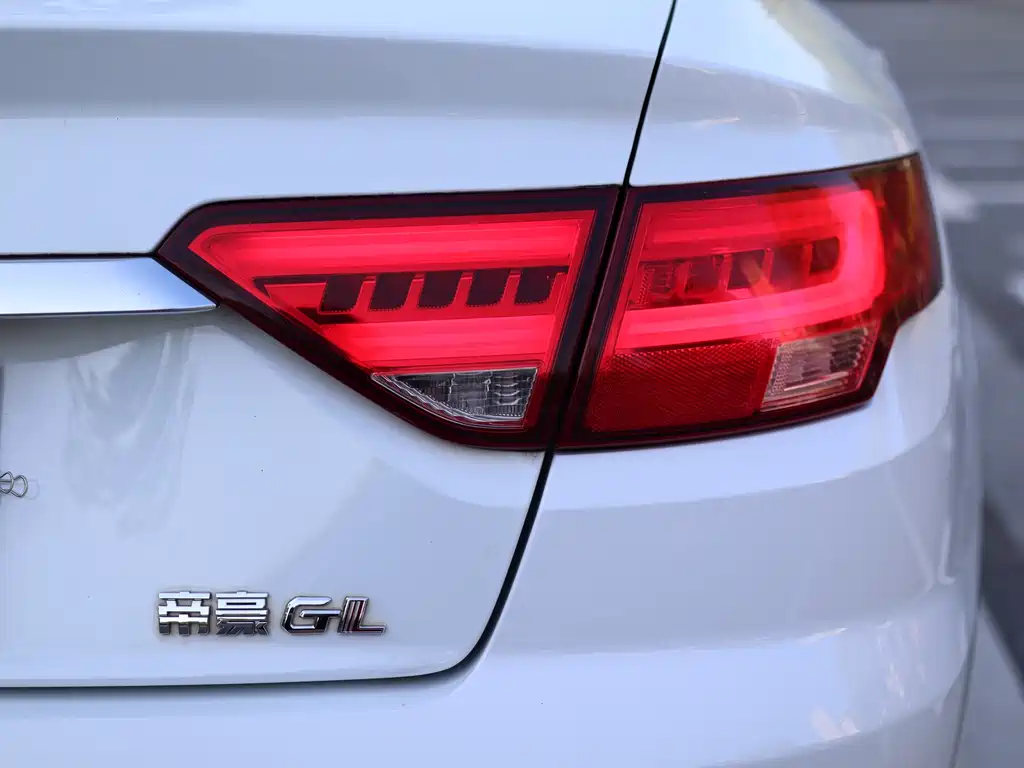 Emgrand GL 1.8 L DCT Elite Connected