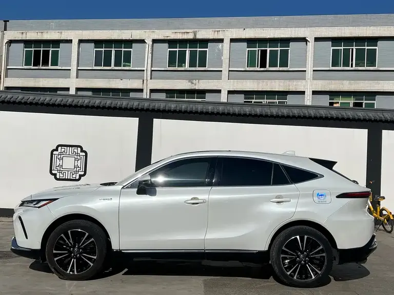 Toyota Venza 2.5 L Smart e-Hybrid Dual Engine 2 WD Distinguished