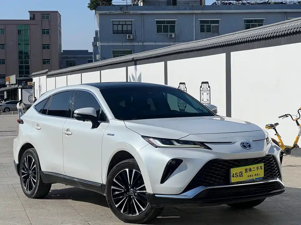 Venza 2.5 L Smart e-Hybrid Dual Engine 2 WD Distinguished
