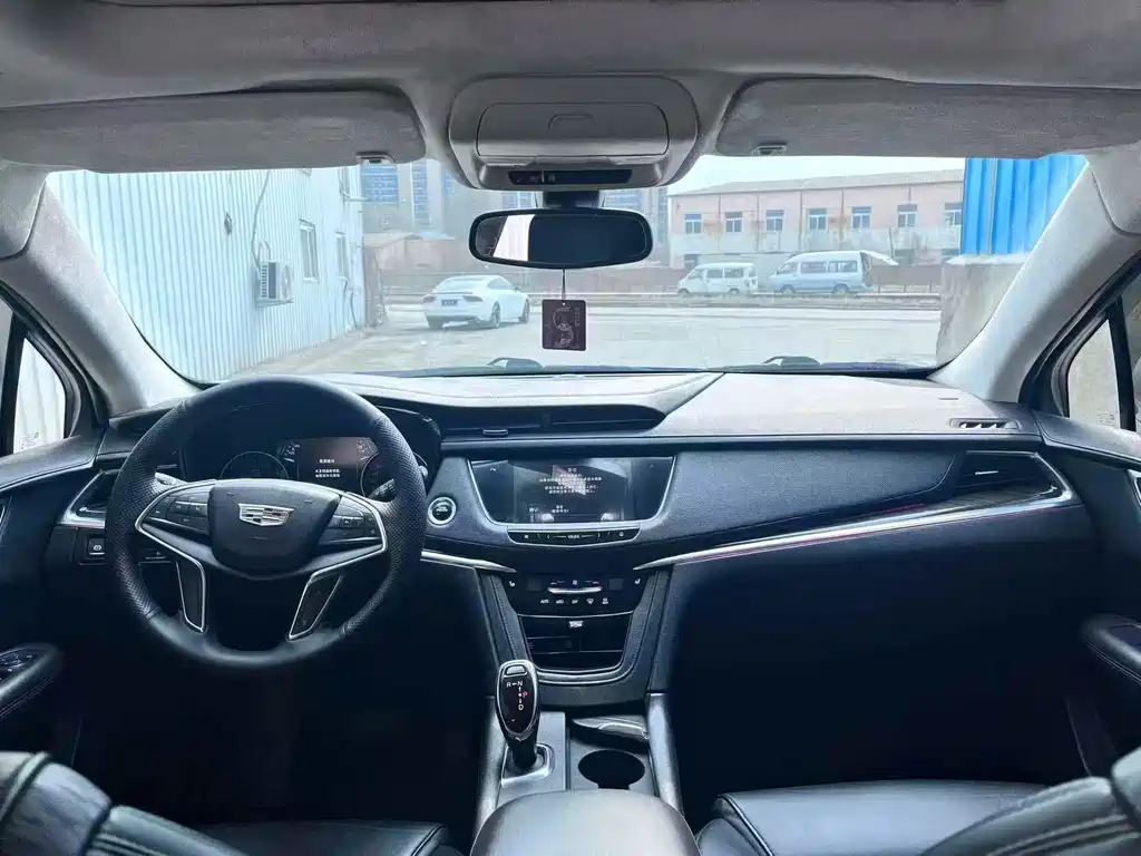 Cadillac XT5 Anniversary Celebration 25 T Luxury