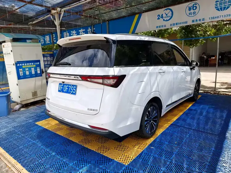 Wuling Jiachen 1.5 T CVT Premium Flagship