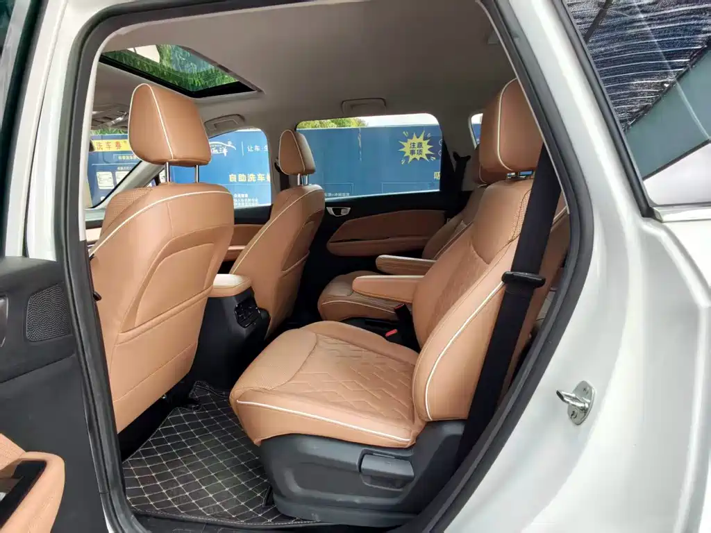 Wuling Jiachen 1.5 T CVT Premium Flagship