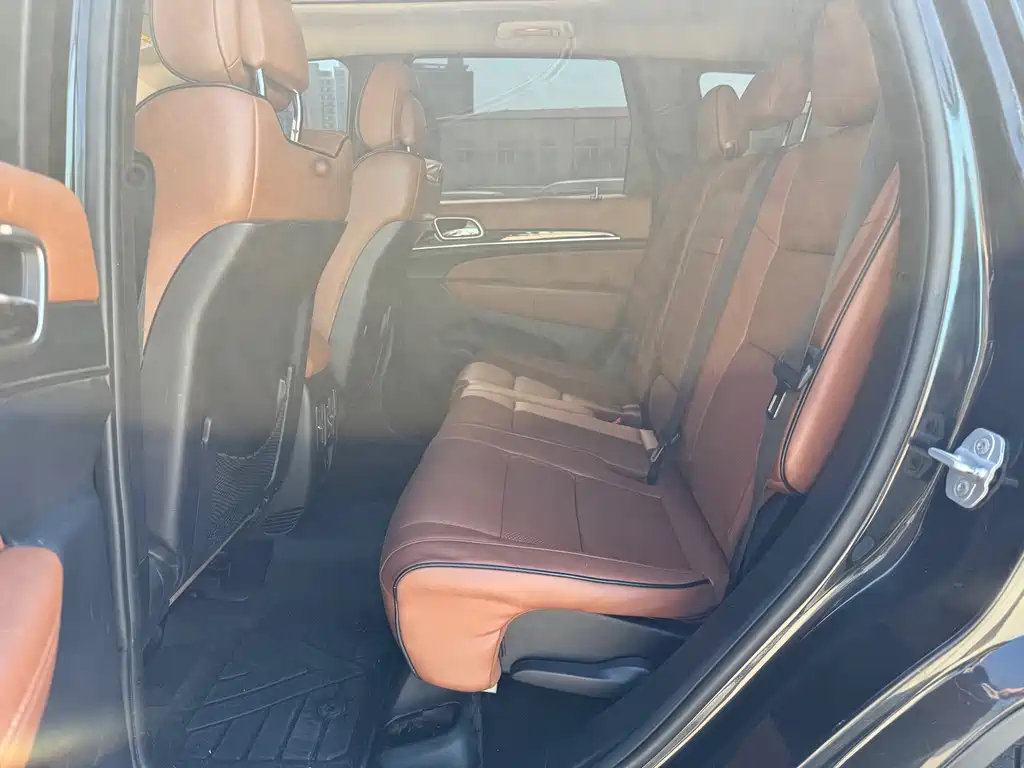 Grand Cherokee (Import) 3.6 L Luxury Navigation