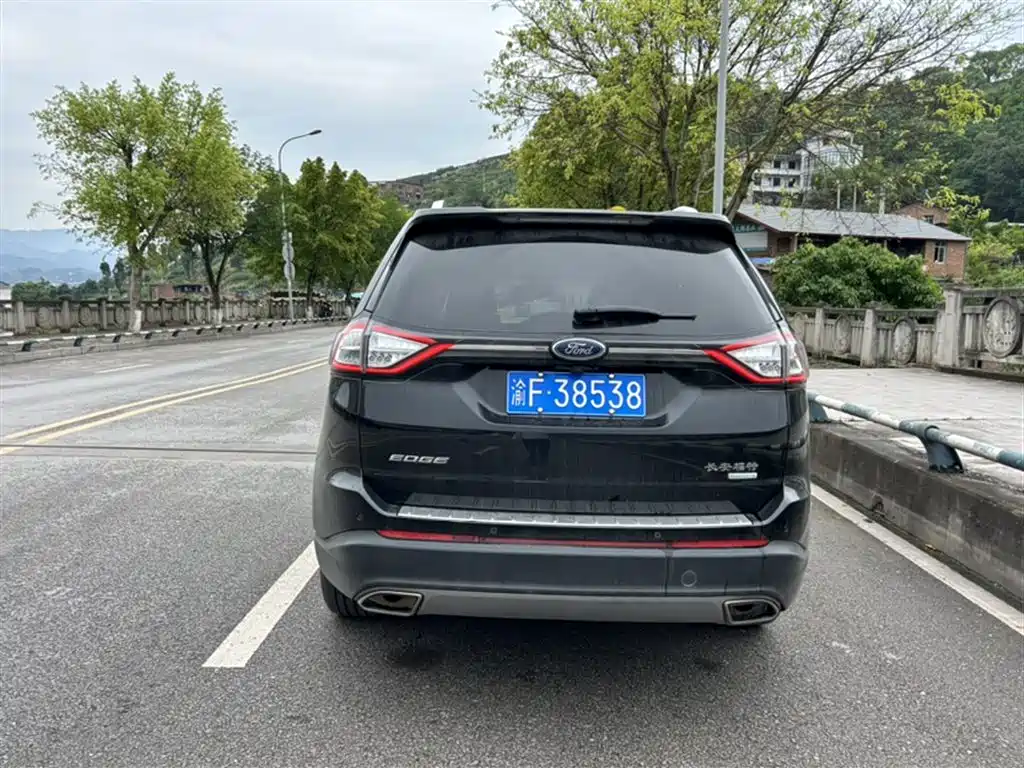 Edge EcoBoost 245 2 WD Grand Sharp 7-seat CN-V