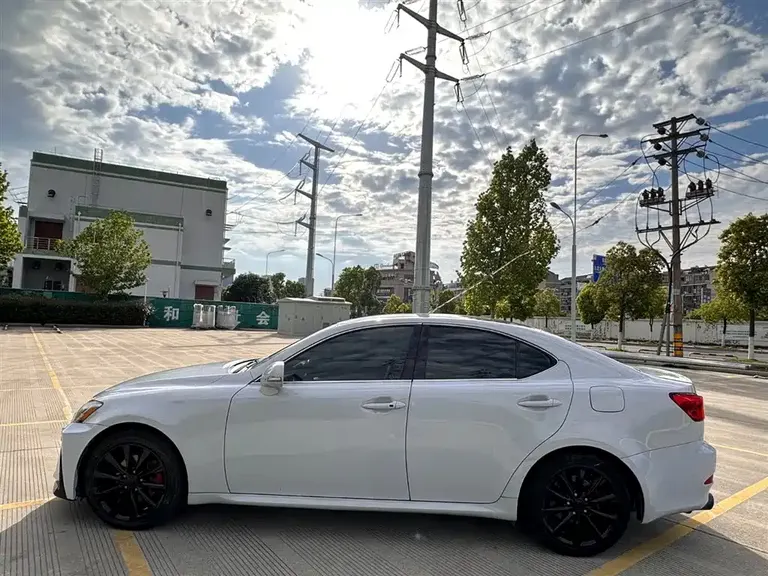 Lexus IS 300 Luxury