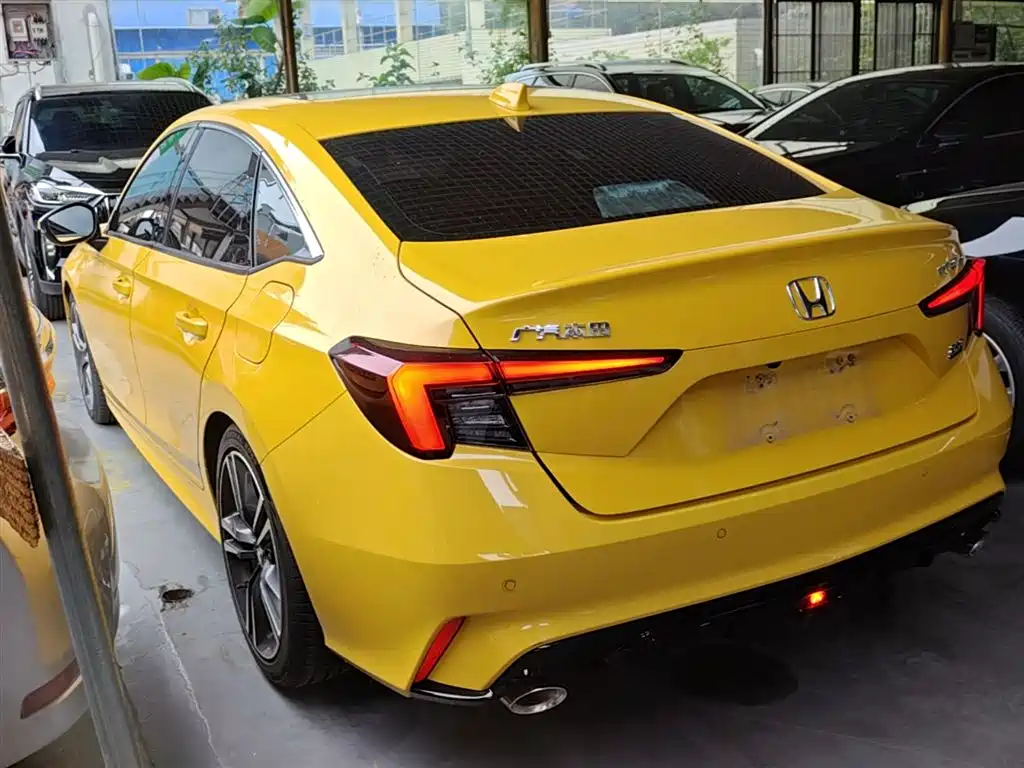 Integra 240 TURBO CVT Premium