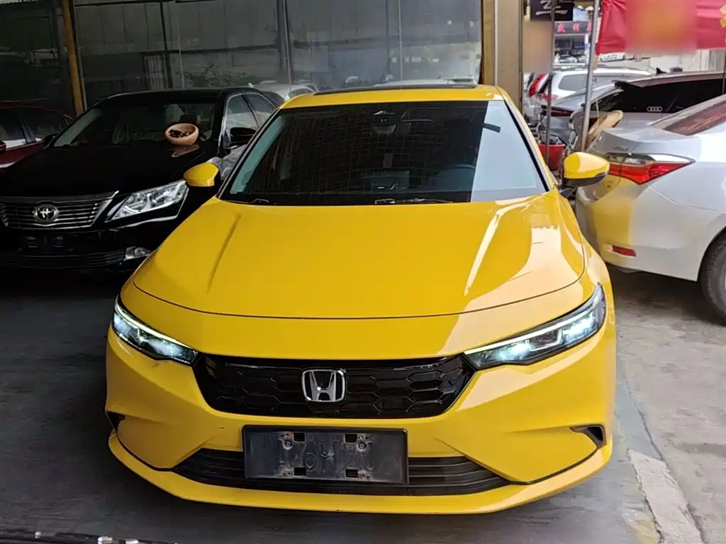 Integra 240 TURBO CVT Premium