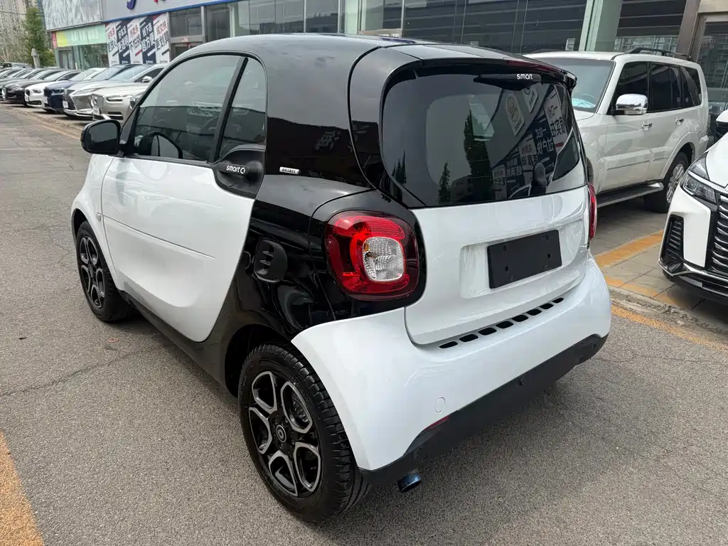 smart fortwo 0.9 T 66 kW Hardtop Pioneer