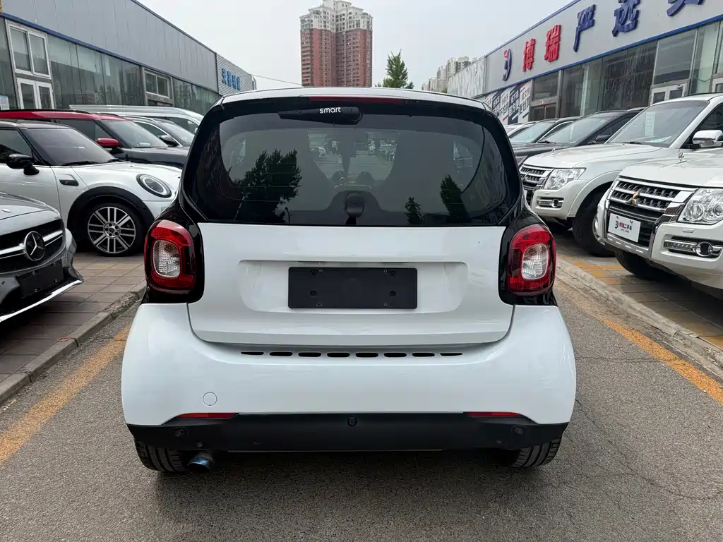 smart fortwo 0.9 T 66 kW Hardtop Pioneer