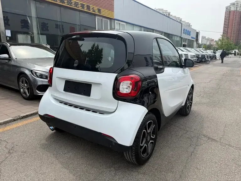smart fortwo 0.9 T 66 kW Hardtop Pioneer