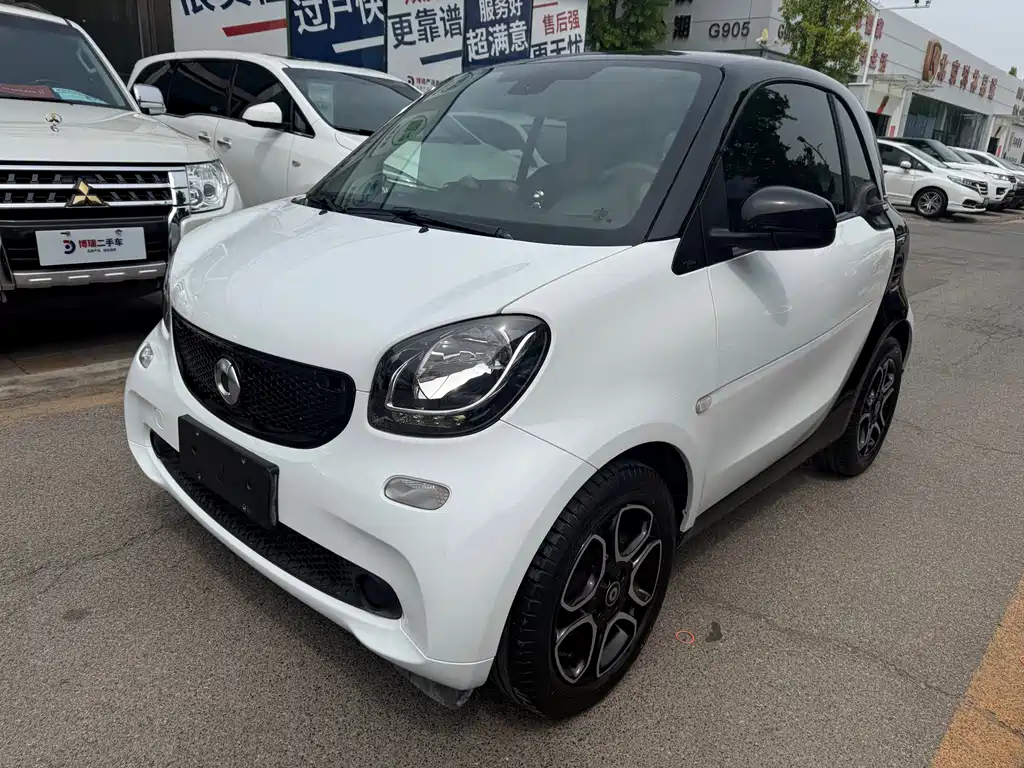 smart fortwo 0.9 T 66 kW Hardtop Pioneer