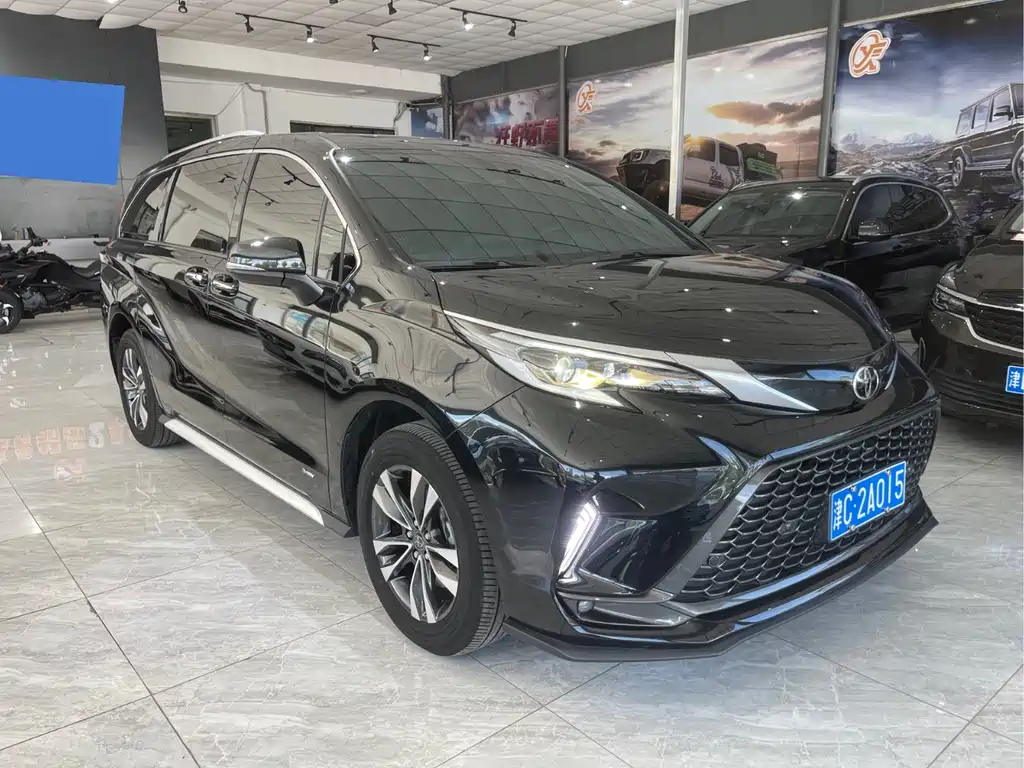 Granvia 2.5 L Hybrid Luxury