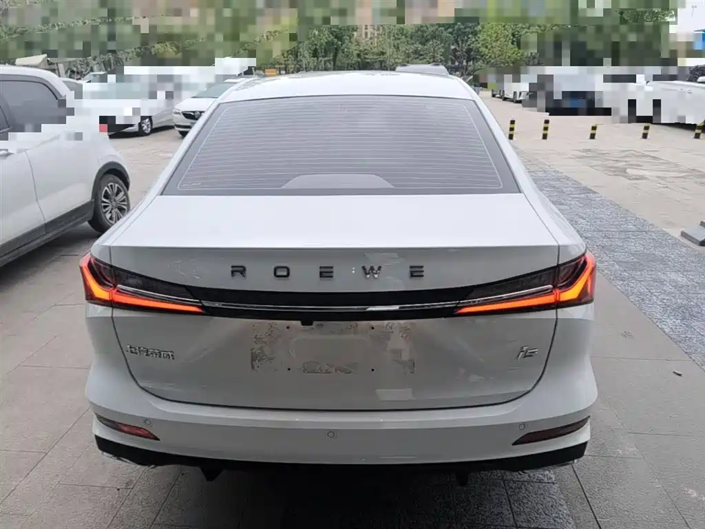 Roewe i5 1.5 L CVT Honored