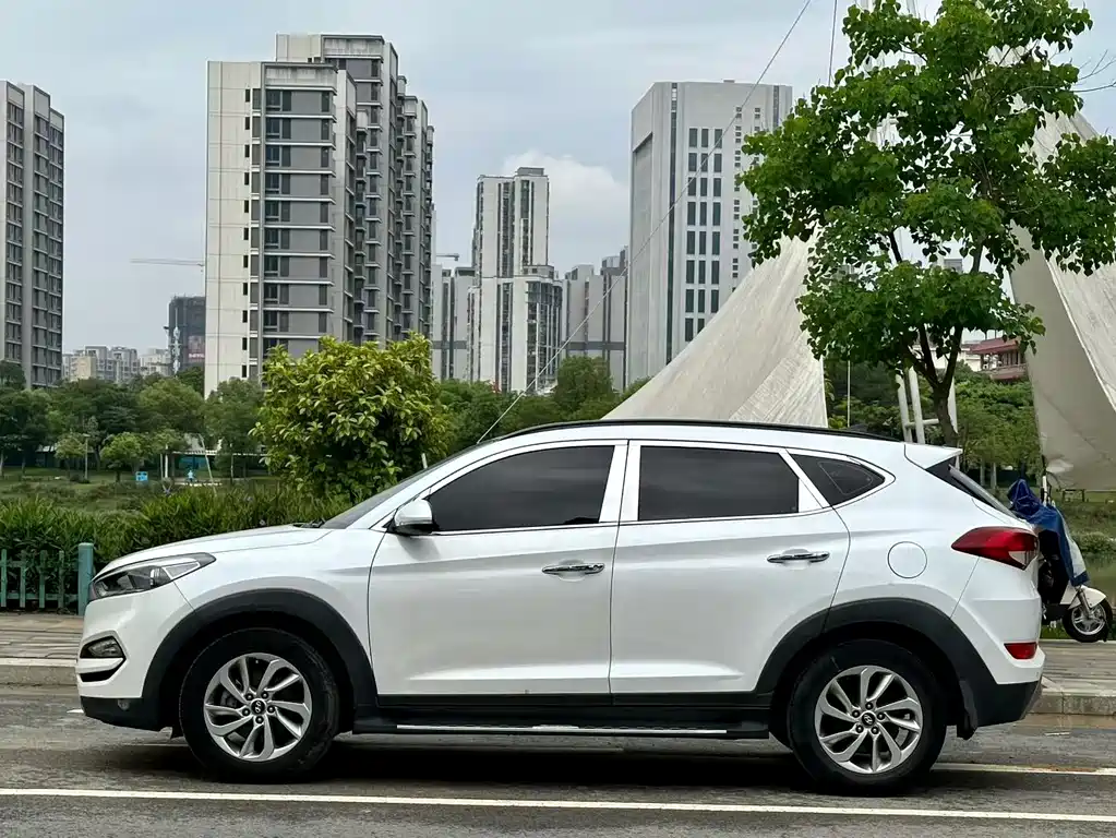 Tucson 1.6 T DCT 2 WD 15 Anniversary Special Edition